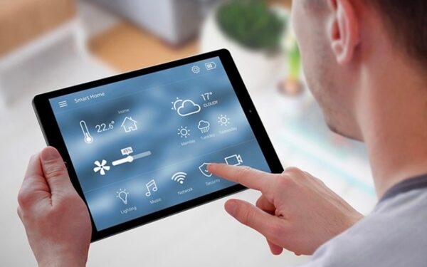 Review chi tiết từ A – Z Alpha Smart Home
